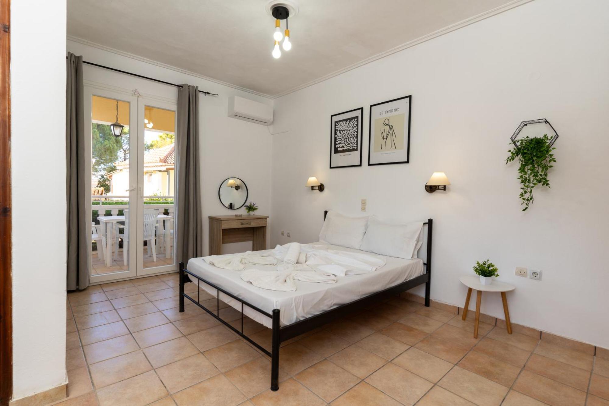 Elpida Aparthotel